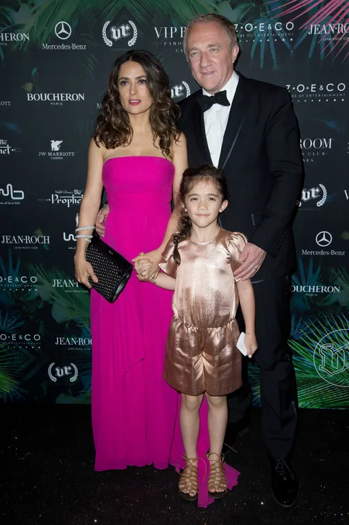 Сальма Хейек с мужем и дочкой