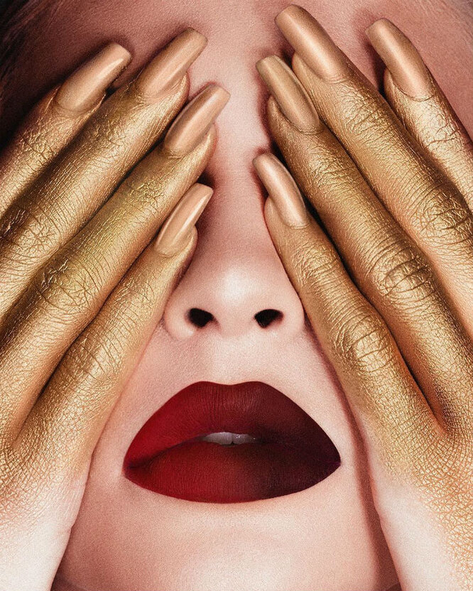 Рекламный снимок Кайли для Kylie Cosmetics