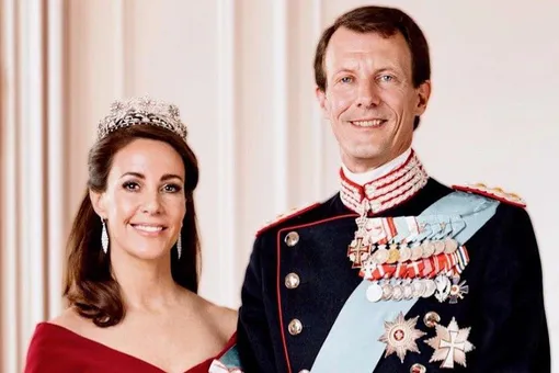Датский принц и его жена оделись с королевским размахом