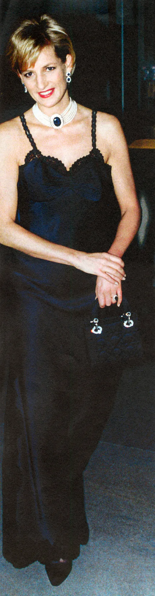 Леди Диана в Dior на балу Музея Метрополитан с сумкой mini Lady Dior, 9 Декабря 1996