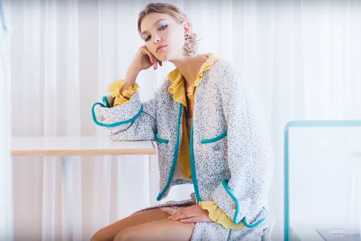 Аризона Мьюз представляет весенне-летнюю коллекцию Chanel Аризона Мьюз представляет весенне-летнюю коллекцию Chanel