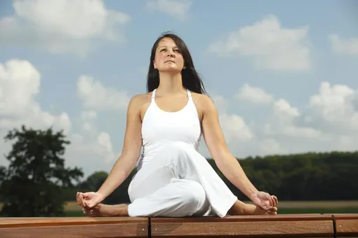 Медитация помогает контролировать эмоции