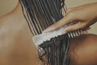 10 масок для окрашенных волос, которые действительно работают