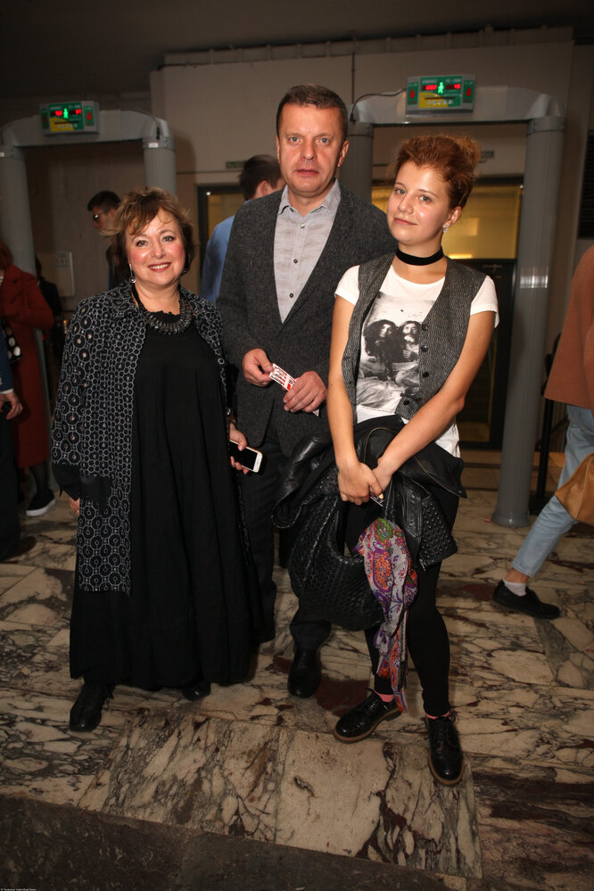 Леонид Парфенов с женой Еленой Чекалова и дочерью Марией Парфеновой