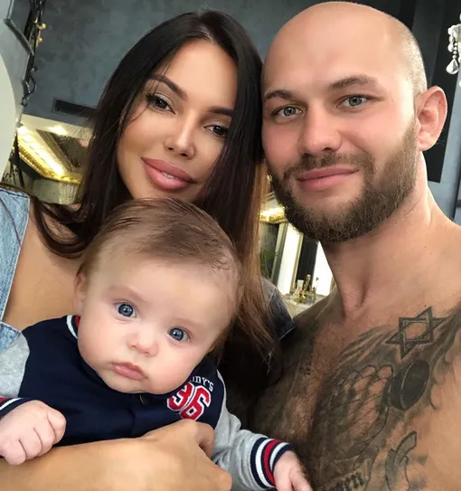 Оксана Самойлова и Джиган с сыном Давидом