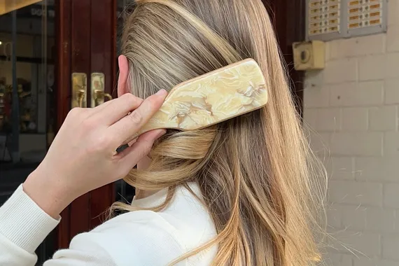 Зачем нужны масла для волос, и как правильно ими пользоваться