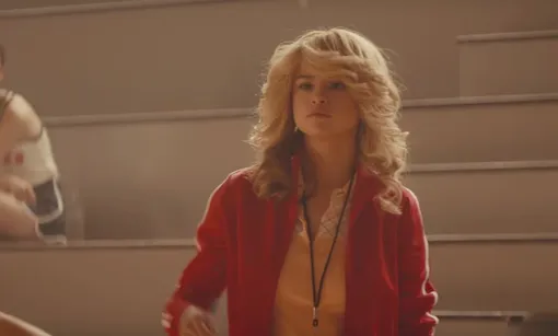 Селена Гомес в клипе Bad Liar Селена Гомес стала блондинкой ради нового клипа
