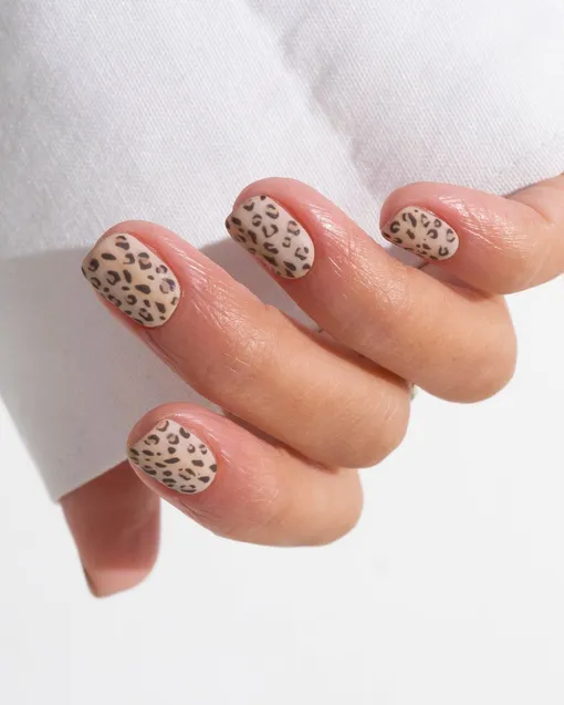 Леопардовый маникюр на короткие ногти