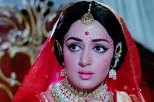 Как сегодня выглядит звезда индийской «Зиты и Гиты» — все любят и помнят эту актрису, но вы будете в шоке, когда увидите ее сейчас