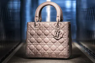 Как создается сумка Lady Dior