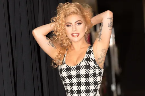 Почти голая: Леди Гага показала фигуру на откровенных снимках