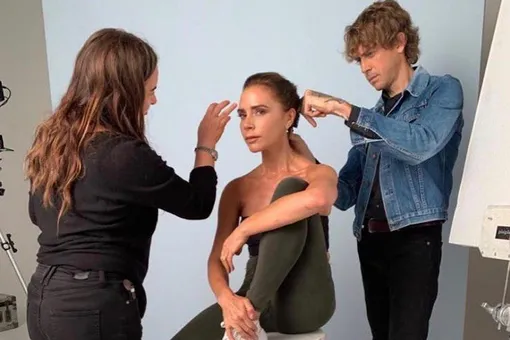 Виктория Бекхэм заинтриговала поклонников секретным бьюти-проектом Виктория Бекхэм заинтриговала поклонников секретным бьюти-проектом