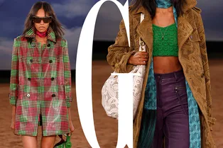 Короткие тренчи и яркие костюмы: весной 2026-го Burberry предлагают одеваться в стиле The Beatles Короткие тренчи и яркие костюмы: весной 2026-го Burberry предлагают одеваться в стиле The Beatles
