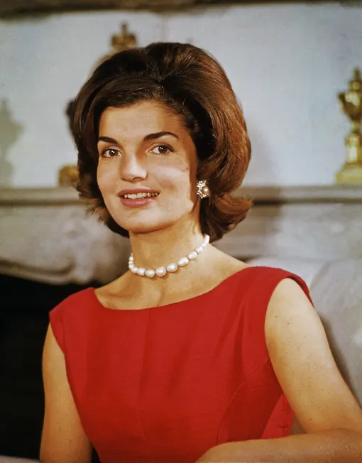 Жаклин Кеннеди в ожерелье из жемчуга, 1960 год