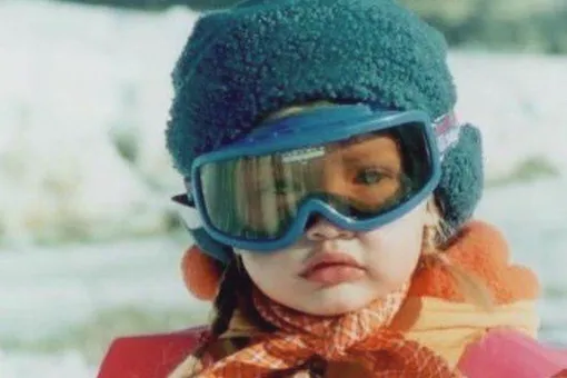 Джиджи Хадид показала, как носила в детстве оверсайз на горнолыжных курортах