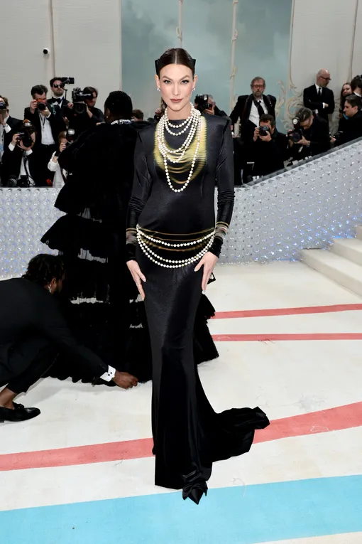 Карли Клосс на Met Gala-2023