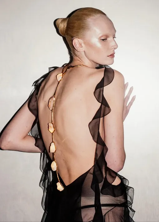 Кутюрная коллекция Valentino, весна/лето 2026 Как сделать аккуратный пучок