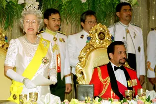 Восточная сказка, ставшая былью: что мы знаем о королевской семье Брунея