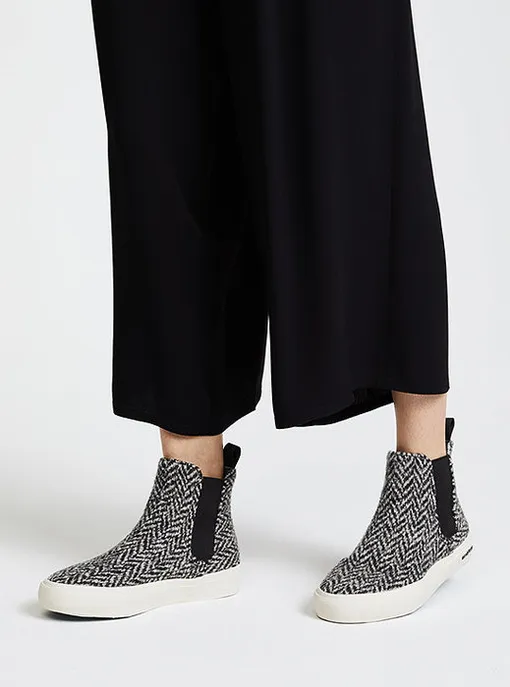 SeaVees, 5 522 руб. (с учетом скидки на сайте Shopbop) SeaVees, 5 522 руб. (с учетом скидки на сайте Shopbop)