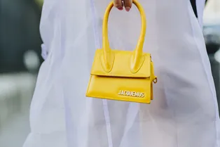 Прощайте, микросумки и сексапильные кардиганы: Jacquemus уходит с российского рынка Прощайте, микросумки и сексапильные кардиганы: Jacquemus уходит с российского рынка