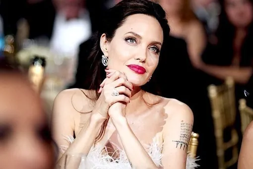 Как Анджелина Джоли собирается встречать Новый год?
