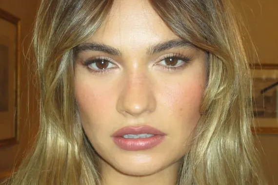 Румяна в макияже — самый простой способ выглядеть свежей и выспавшейся. И вам стоит взять его на заметку