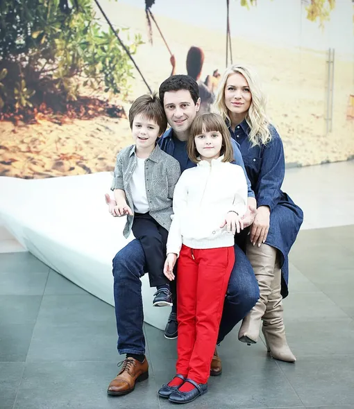 Виктория Макарская с мужем и детьми