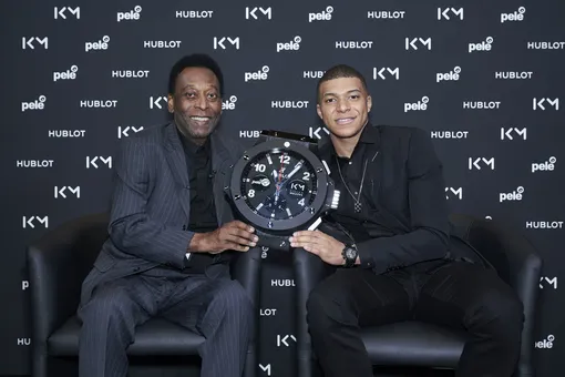 Килиан Мбаппе встретился с Пеле благодаря Hublot Килиан Мбаппе встретился с Пеле благодаря Hublot
