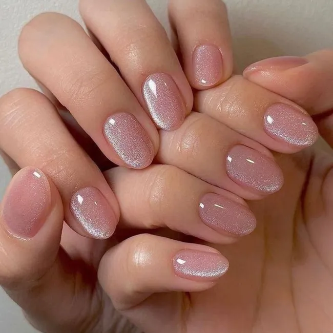 38 идей нежного маникюра на короткие ногти, которые можно повторить в январе-2026
