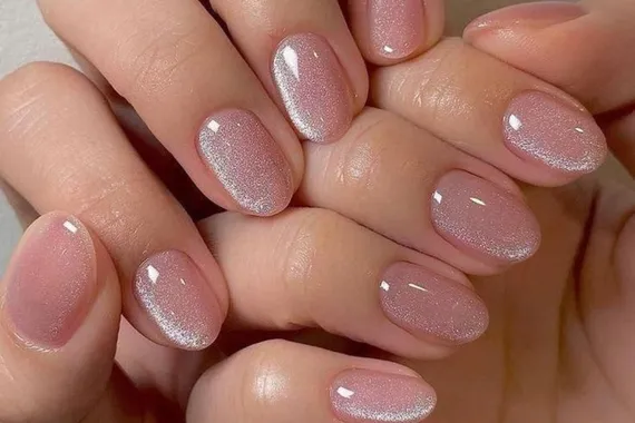 38 идей нежного маникюра на короткие ногти, которые можно повторить в январе-2026