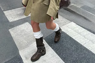 Гетры — главный аксессуар сезона: как и с чем их носить этой осенью