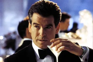 Джеймс Бонд – алкоголик!