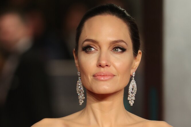 Вышла из френдзоны: у Анджелины Джоли назревает роман с известным актером