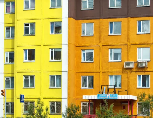 В высоких зданиях должен быть грузовой лифт и система вентиляции В высоких зданиях должен быть грузовой лифт и система вентиляции