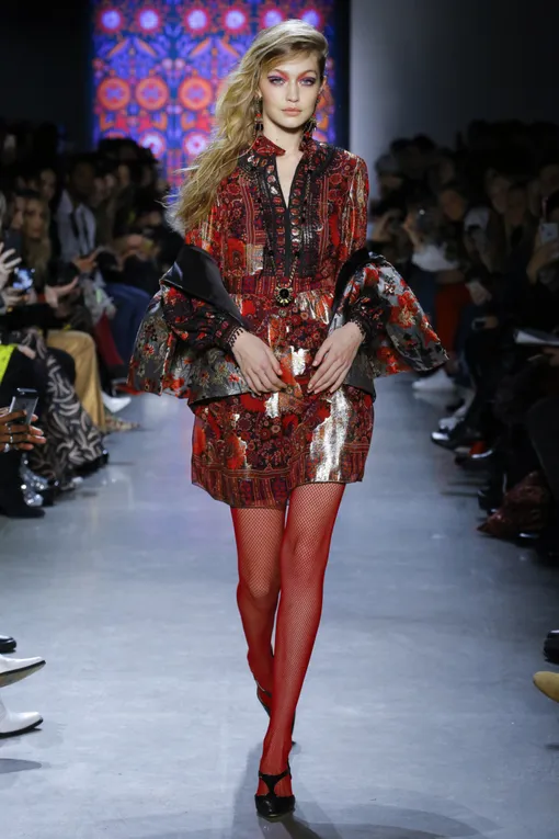 Джиджи Хадид на показе Anna Sui Fall-winter 2018