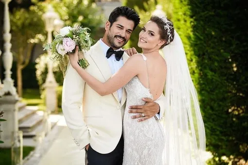 Звезда турецких сериалов Бурак Озчивит сыграл роскошную свадьбу с возлюбленной