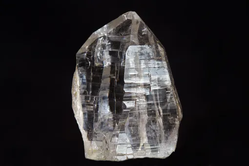 Значение прозрачного кристалла — исцеление и духовный рост
