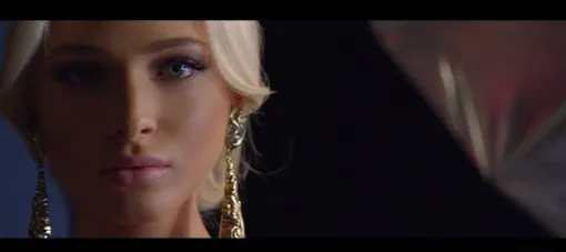 Алена Шишкова, кадр из клипа «Демоны»