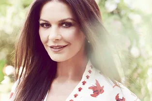 Кэтрин Зета-Джонс поделилась редким фото с мужем и детьми Кэтрин Зета-Джонс поделилась редким фото с мужем и детьми