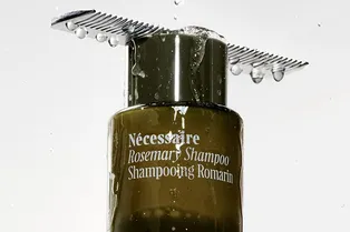 Розмарин — самый трендовый уходовый ингредиент прямо сейчас. И новые исследования доказывают его эффективность