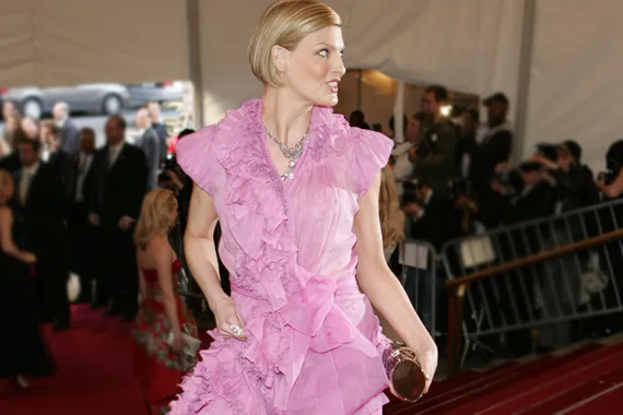 10 самых невероятных платьев из нулевых, которые вошли в историю Met Gala