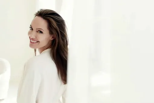 Анджелина Джоли планирует прибегнуть к услугам суррогатной матери