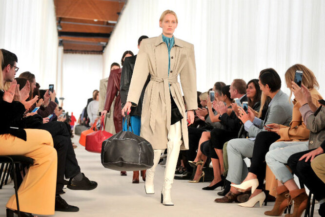 Скандал в Париже: Balenciaga не простили агентству грубого отношения к моделям
