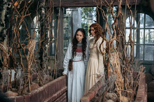 кадр из сериала «Очарованные»