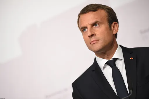 Внезапно: Президент Франции Эммануэль Макрон потратил 26 тысяч евро на визажиста