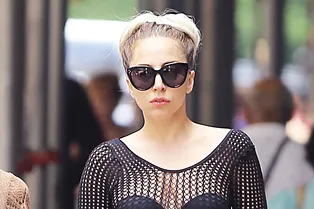 Обратная сторона: Леди Гага Обратная сторона: Леди Гага