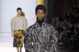 Спорт-шик + гламур 70-х + искусство душевнобольных: 16 образов Dries Van Noten