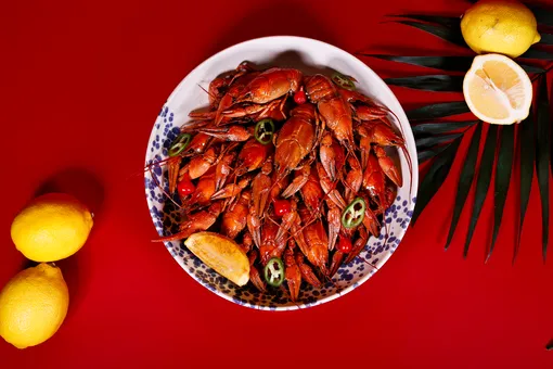 Crawfish lounge