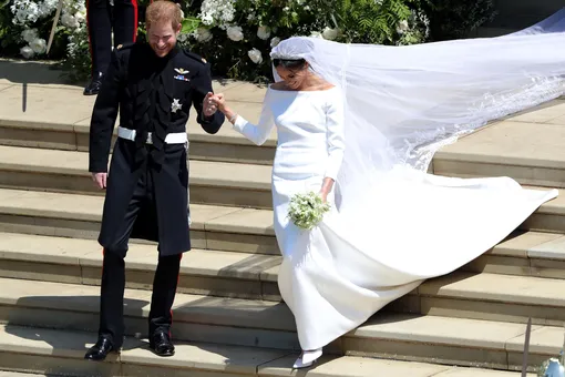 Принц Уильям и Меган Маркл в свадебном платье