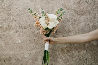 Как сохранить свадебный букет: 7 простых лайфхаков